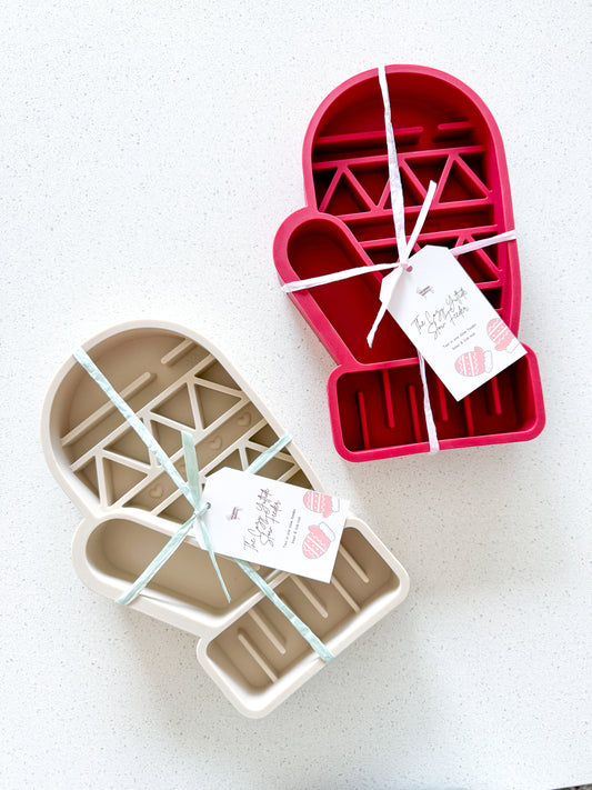 Cozy Yultide Slow Feeder
